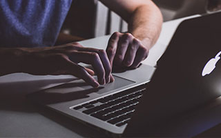 湖人官宣签下斯玛特 后者：冲击冠军是重中之重